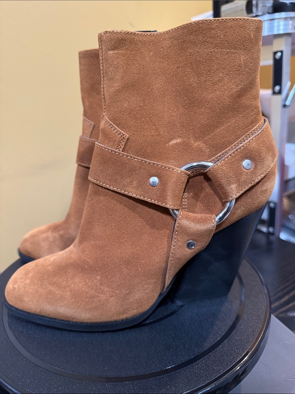 Vince Camuto Ve-Faranal Camel Hard Suede Boots in box MSRP $149 8M